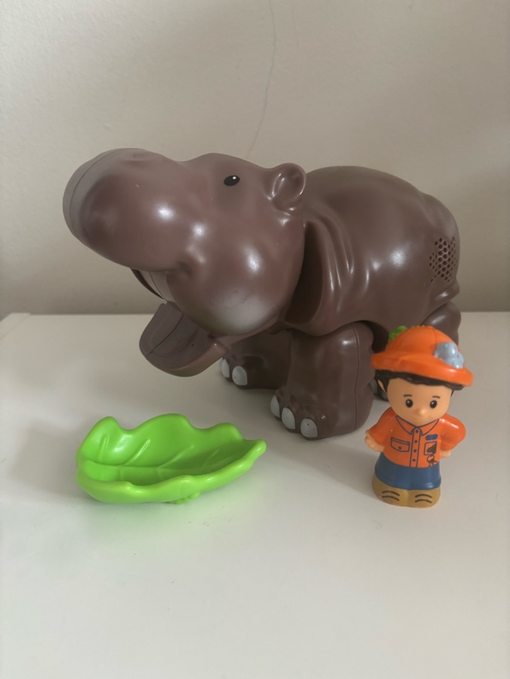 Fisher Price Little People Big Hippo complete set with original trainer and leaf